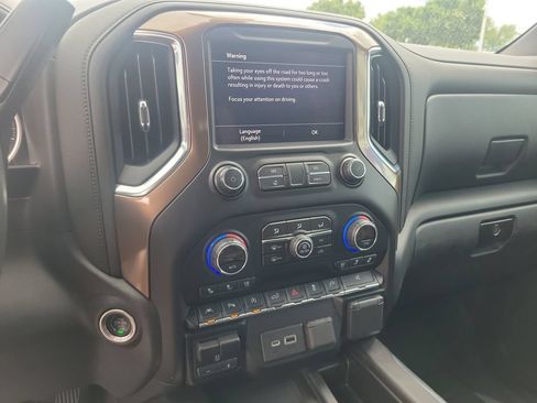 Used 2019 Chevrolet Silverado 1500 High Country w/ Technology Package AWD/4WD image 26