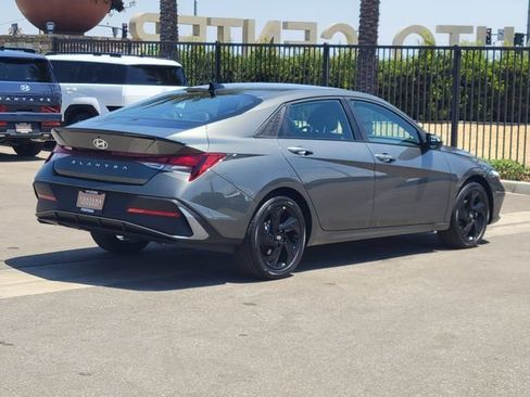 New 2026 Hyundai Elantra SEL Sport FWD image 4