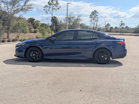 Used 2026 Toyota Camry SE w/ Convenience Package image 8