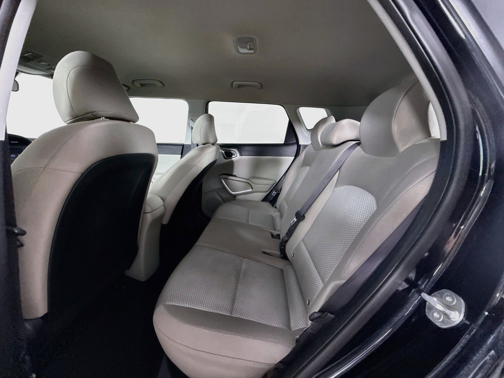 Used 2024 Kia Soul LX FWD image 27
