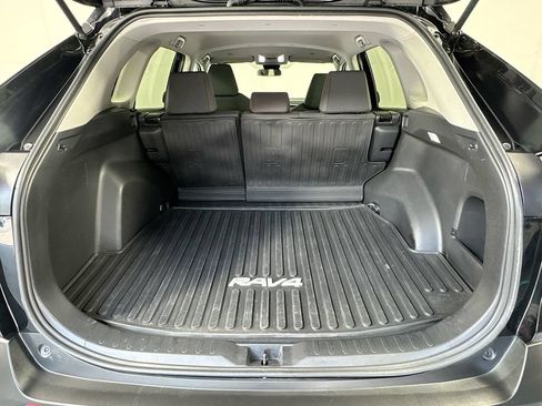 Used 2023 Toyota RAV4 LE AWD/4WD image 27