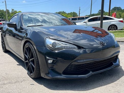 Used 2019 Toyota 86 RWD image 2