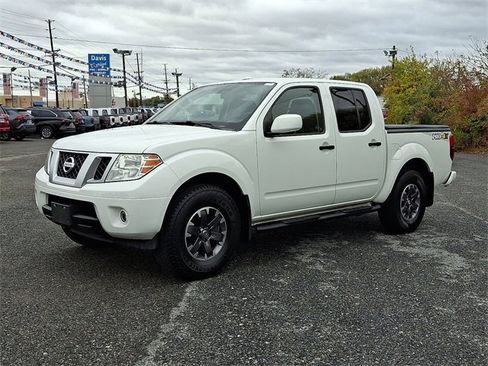 Used 2018 Nissan Frontier PRO-4X image 3