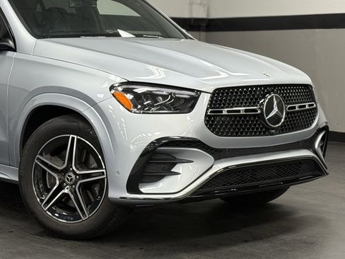 Used 2025 Mercedes-Benz GLE 450e 4MATIC image 3