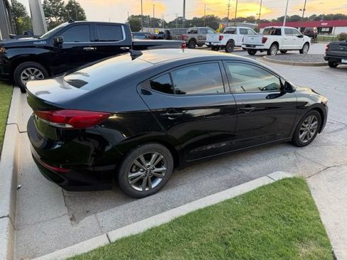 Used 2018 Hyundai Elantra SEL FWD image 4