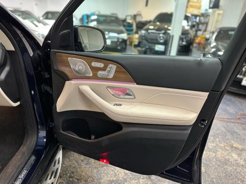 Used 2022 Mercedes-Benz GLS 450 4MATIC image 34