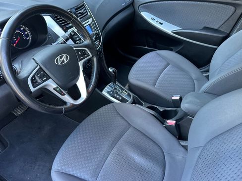 Used 2012 Hyundai Accent SE FWD image 11