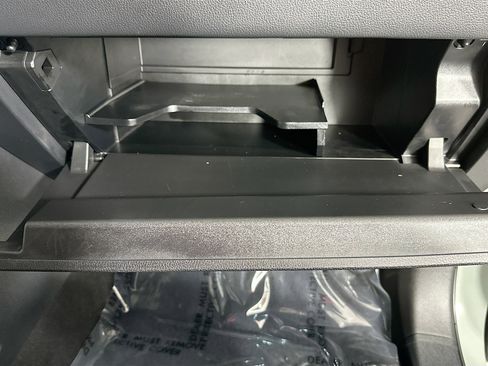 Used 2025 Toyota Tundra Limited image 32