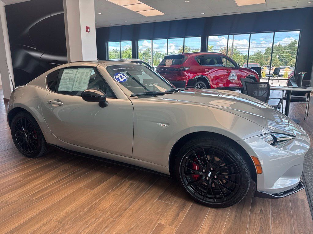 Certified 2023 MAZDA MX-5 Miata Club w/ Weather Package RWD image 3