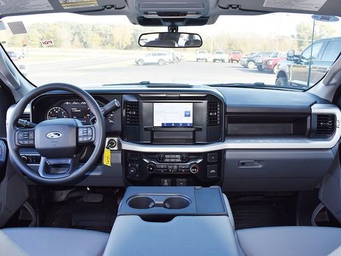 New 2025 Ford F250 XLT image 4