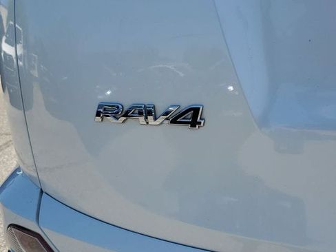Used 2018 Toyota RAV4 Limited AWD/4WD image 8