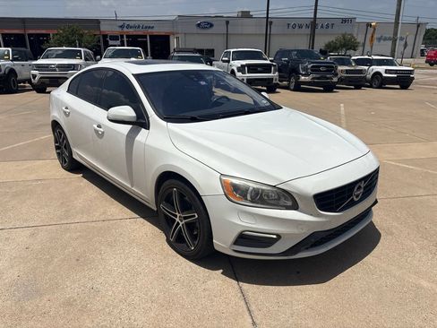 Used 2018 Volvo S60 T5 Dynamic w/ Vision Package FWD image 4