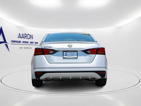 Used 2023 Nissan Altima 2.5 S FWD image 5