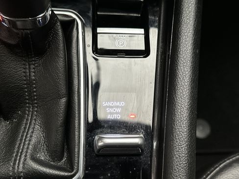 Used 2023 Jeep Compass Latitude AWD/4WD image 33