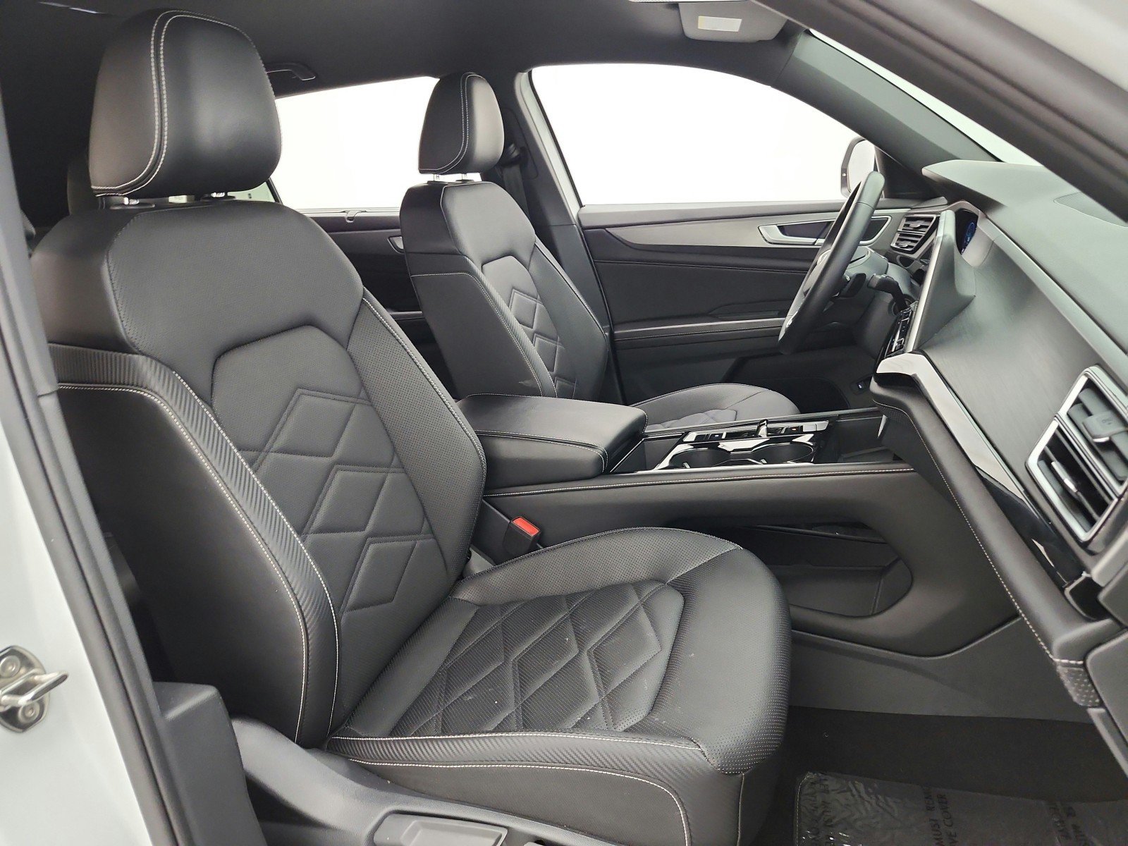 Used 2024 Volkswagen Atlas Cross Sport SE w/ Black Wheel Package FWD image 19