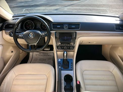 Used 2016 Volkswagen Passat 1.8T FWD image 18
