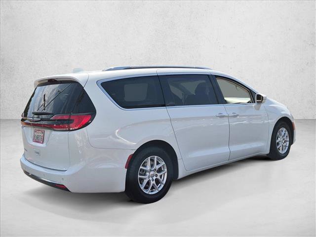 Used 2021 Chrysler Pacifica Touring-L FWD image 4