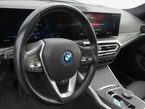 Certified 2023 BMW i4 eDrive35 w/ Premium Package RWD image 9