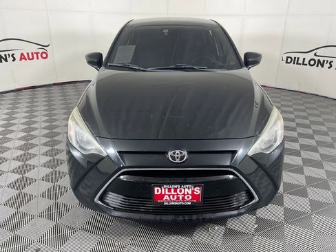 Used 2017 Toyota Yaris iA image 10
