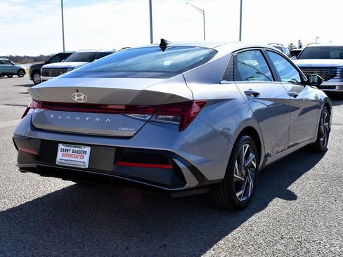 New 2026 Hyundai Elantra Limited FWD image 3