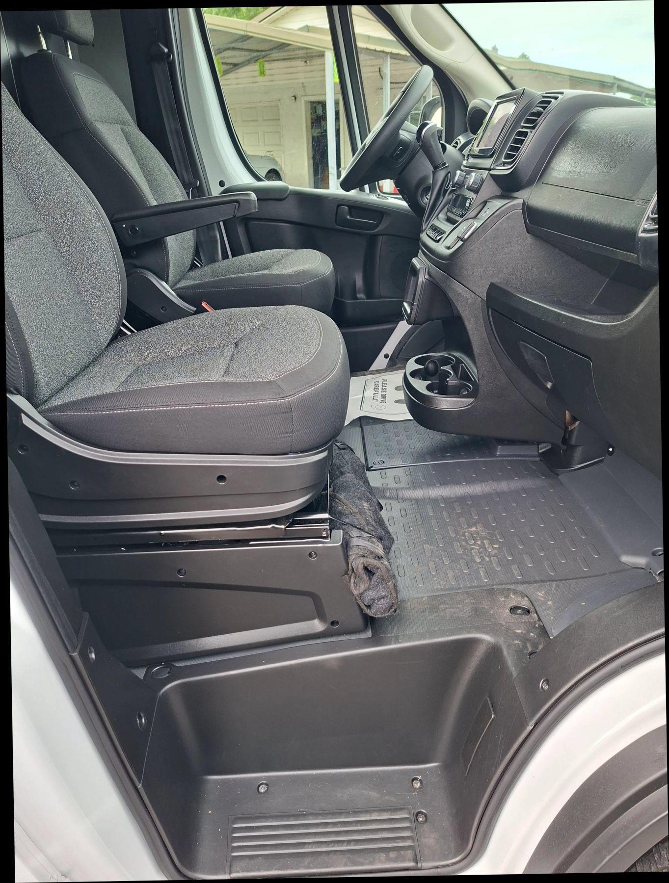 Used 2025 RAM ProMaster 2500 w/ U-Haul Equipment Group FWD image 8