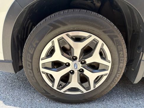 Used 2019 Subaru Forester Premium w/ All-Weather Package AWD/4WD image 10