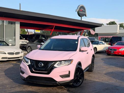 Used 2017 Nissan Rogue S FWD image 1