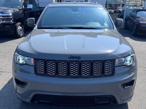 Used 2020 Jeep Grand Cherokee Altitude AWD/4WD image 2