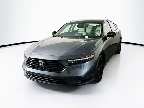 Used 2025 Honda Accord SE image 3