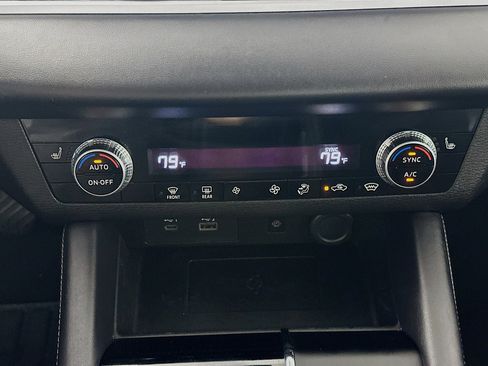 Used 2024 Mitsubishi Outlander SE image 24