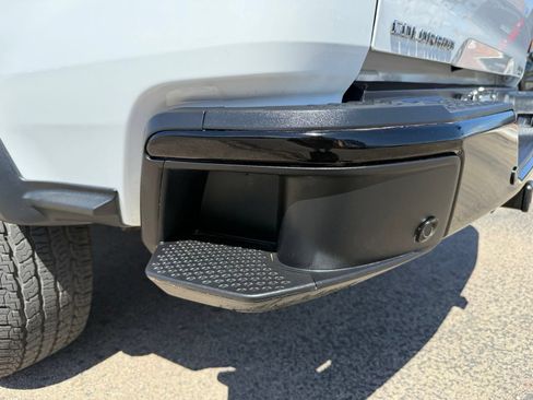 Used 2025 Chevrolet Colorado Trail Boss AWD/4WD image 9