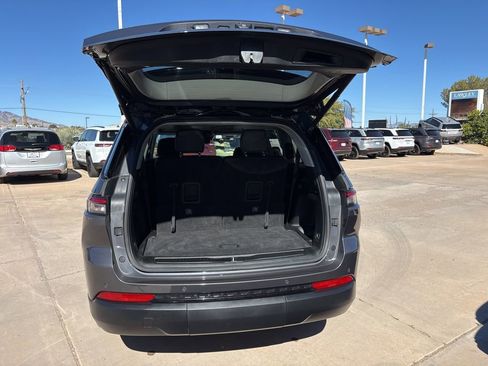 Used 2022 Jeep Grand Cherokee L Limited w/ Luxury Tech Group II image 46