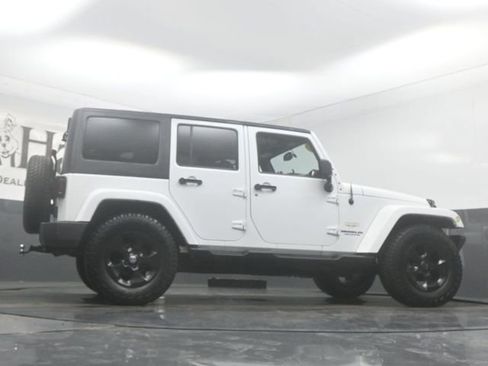 Used 2013 Jeep Wrangler Unlimited Sahara w/ Dual Top Group AWD/4WD image 52