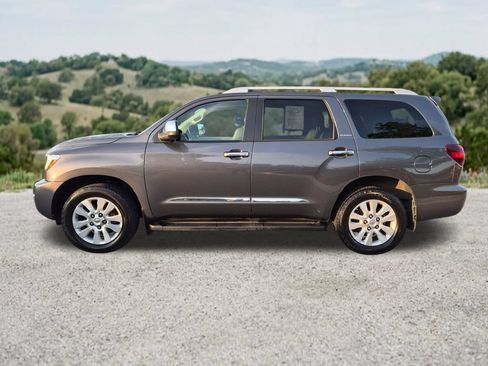 Used 2020 Toyota Sequoia Platinum AWD/4WD image 5