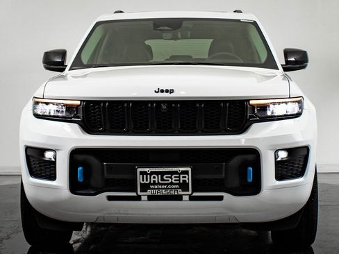 Used 2023 Jeep Grand Cherokee 30th Anniversary image 2