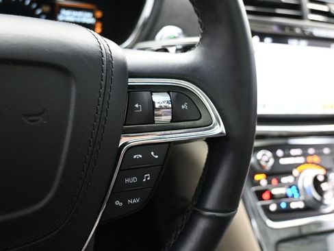 Used 2017 Lincoln Continental Reserve w/ Technology Package FWD image 28