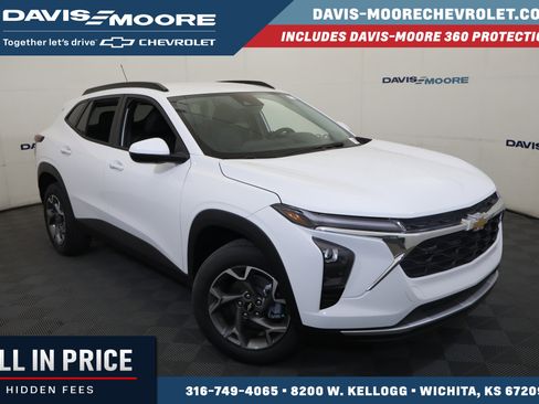 New 2026 Chevrolet Trax LT w/ Driver Confidence Package FWD image 1