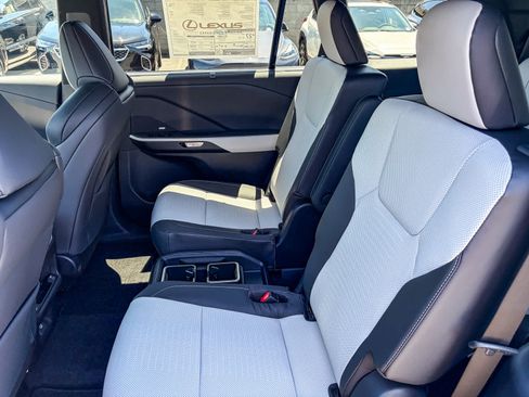 New 2026 Lexus TX 500h AWD image 19