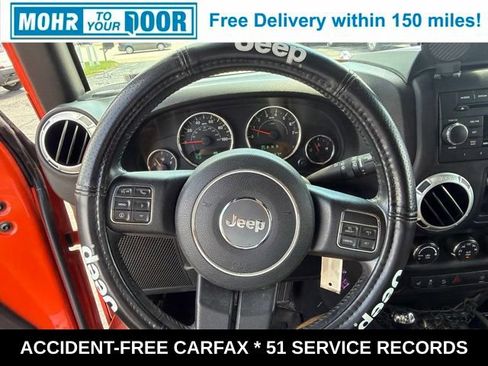 Used 2015 Jeep Wrangler Unlimited Rubicon w/ Connectivity Group AWD/4WD image 21