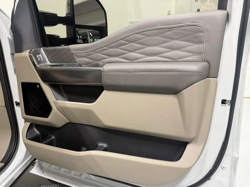 Used 2026 Ford F350 Platinum w/ Platinum Plus Package image 41