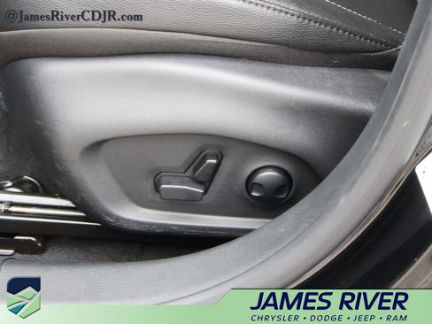 Used 2025 Jeep Compass Limited AWD/4WD image 23