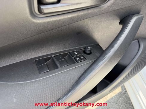 Used 2025 Toyota Corolla LE FWD image 21