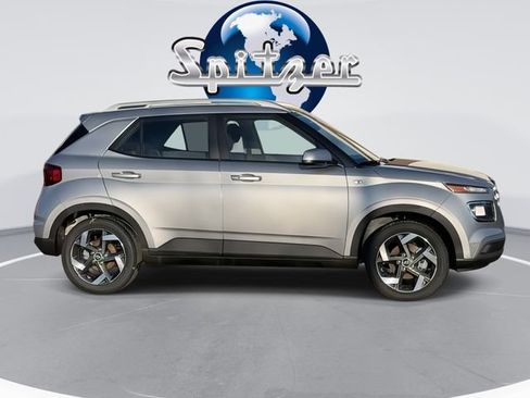New 2025 Hyundai Venue SEL image 10