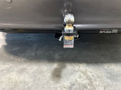 Used 2011 Toyota Sienna XLE image 8