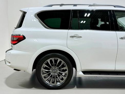 Used 2023 Nissan Armada SL RWD image 17