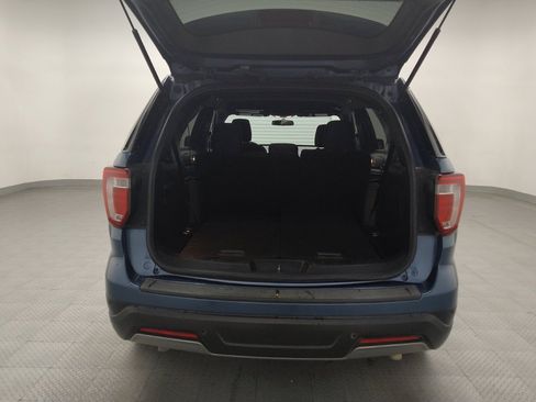 Used 2019 Ford Explorer XLT image 29