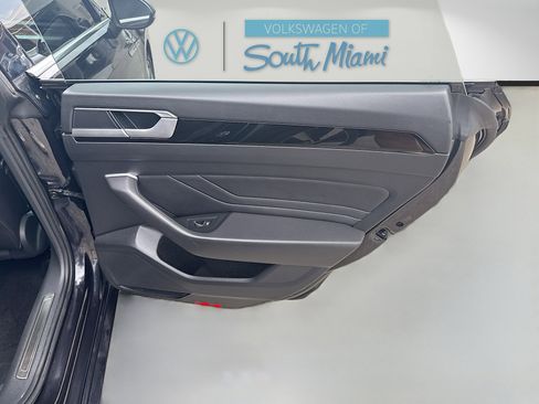 Used 2021 Volkswagen Arteon SE FWD image 29