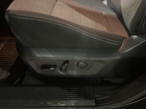 Used 2022 Nissan Rogue SV image 14