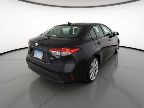 Used 2025 Toyota Corolla LE image 9