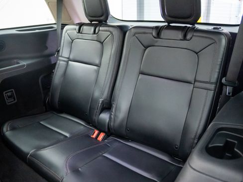 Used 2020 Lincoln Aviator Reserve w/ Equipment Group 202A AWD/4WD image 16